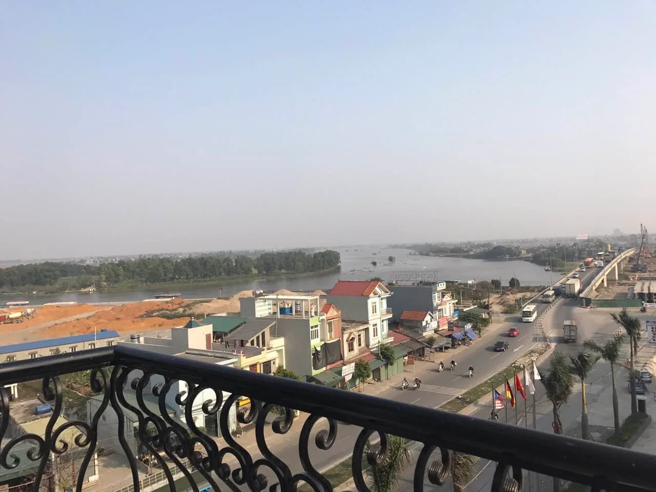 Nhìn từ tầng thượng