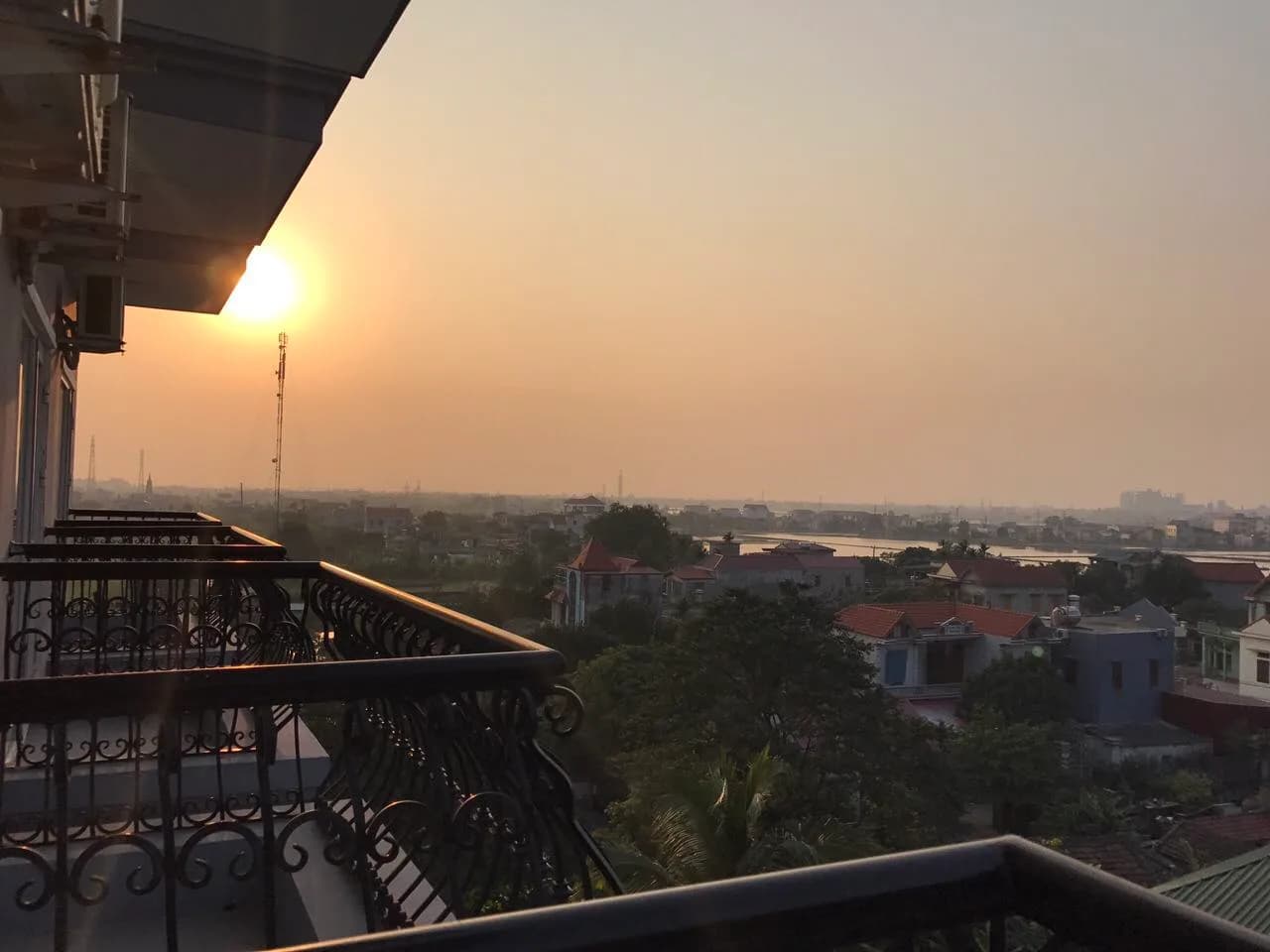 Hoàng hôn từ tầng thượng