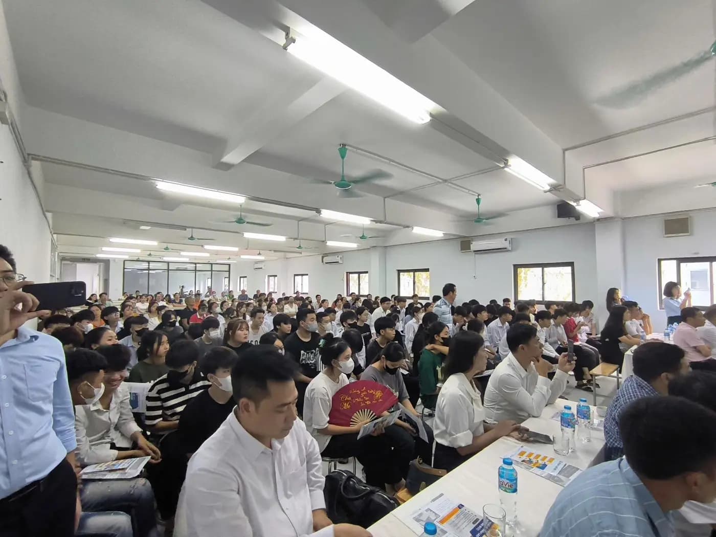Lễ kỷ niệm và hội nghị